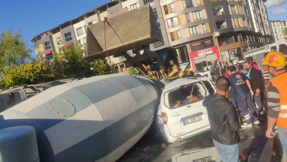 Bingöl’de beton mikseri aracın üzerine devrildi: 1 yaralı