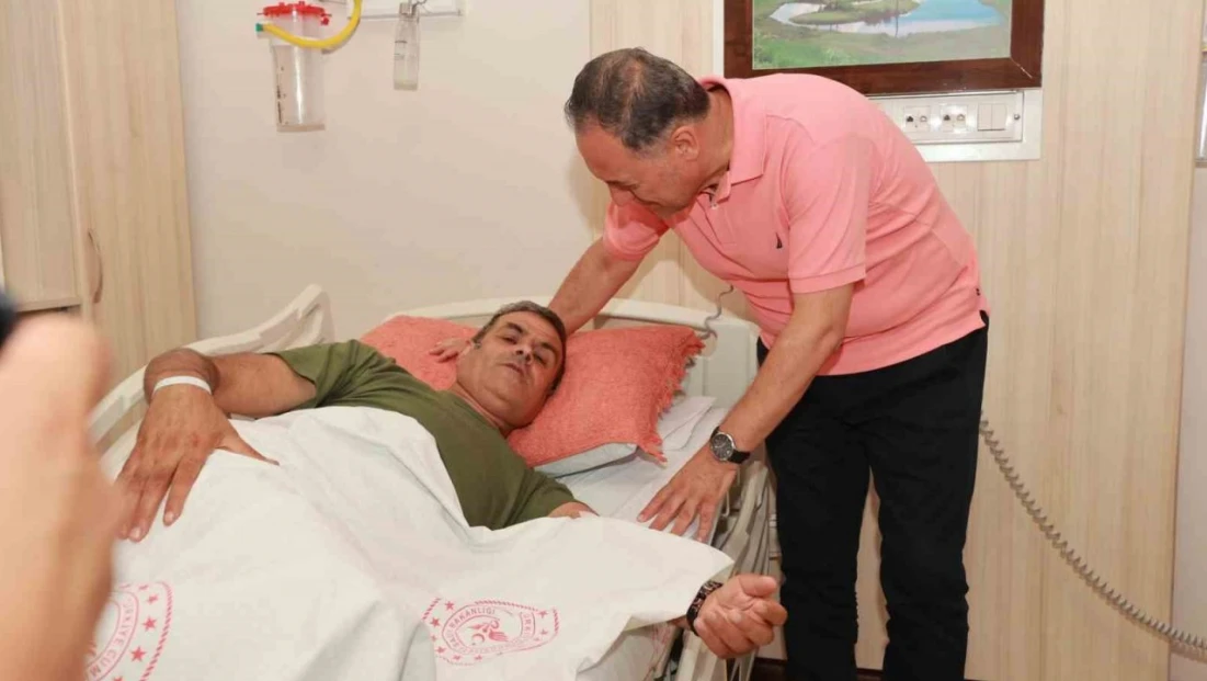 Bingöl Valisi Usta bıçaklı saldırıda yaralanan vatandaşları ziyaret etti