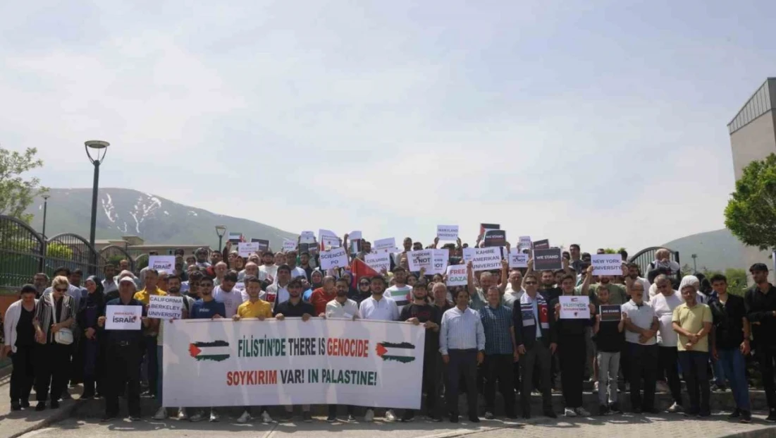 Iğdır Üniversitesi ABD'deki Üniversitelerin Gazze eylemlerine destek gösterisi yaptı