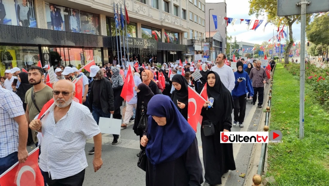 LGBT'ye karşıtı yüzlerce vatandaş Fatih'te bir araya geldi