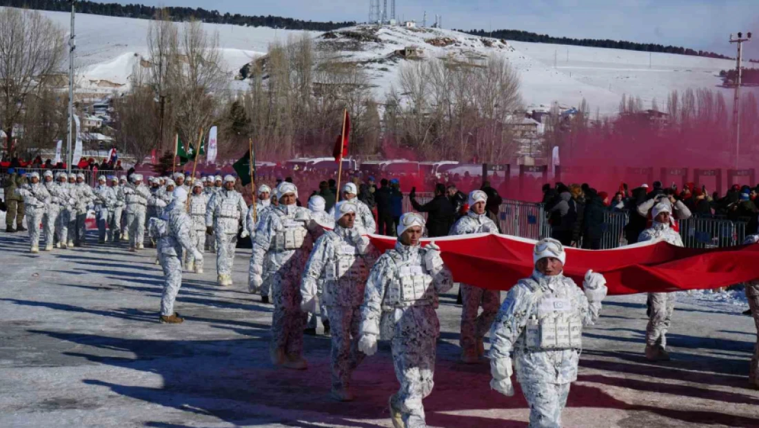 Eksi 15 derecede Sarıkamış şehitleri için yürüdüler