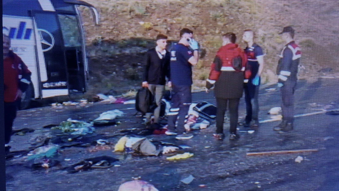 Sivas’ta yolcu otobüsü devrildi: 3 ölü, 24 yaralı