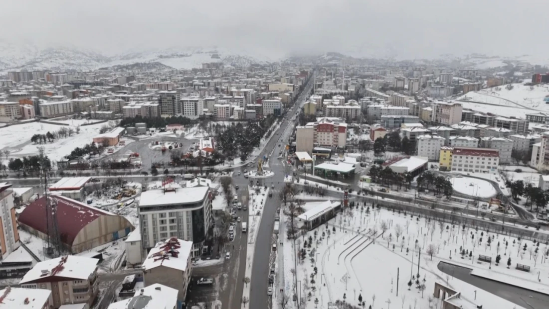 Muş’un mest eden kış manzaraları havadan görüntülendi