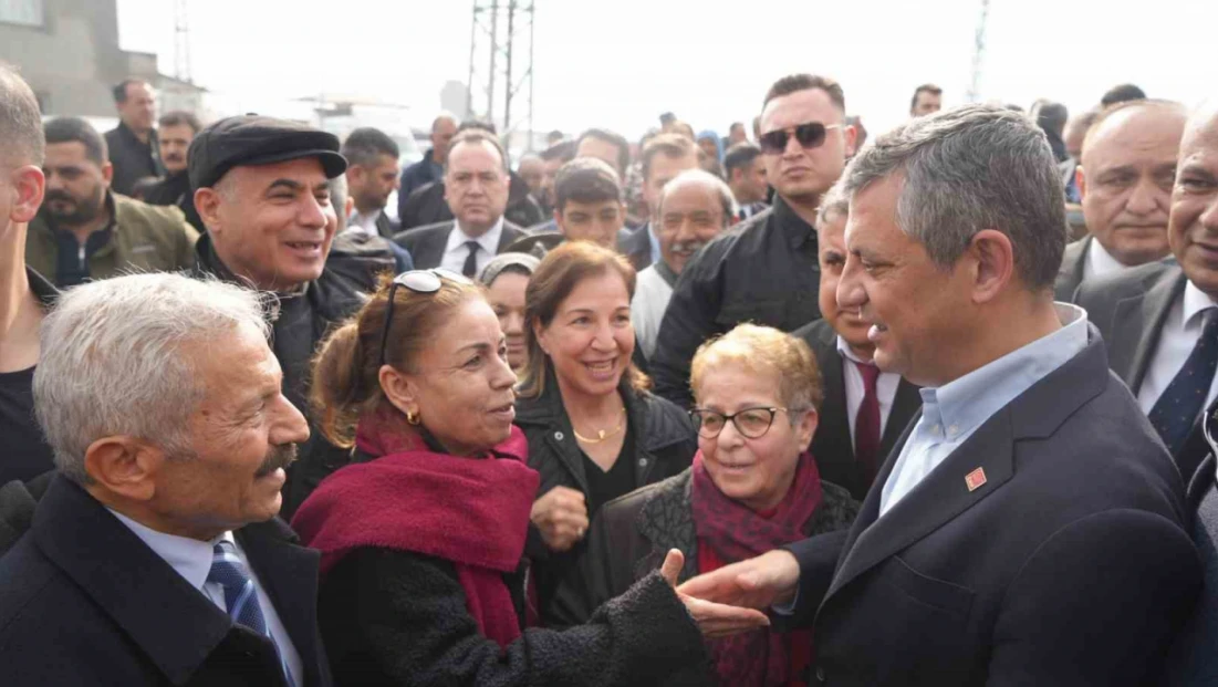 Özgür Özel Nurdağı’nda depremzedelerle bir araya geldi