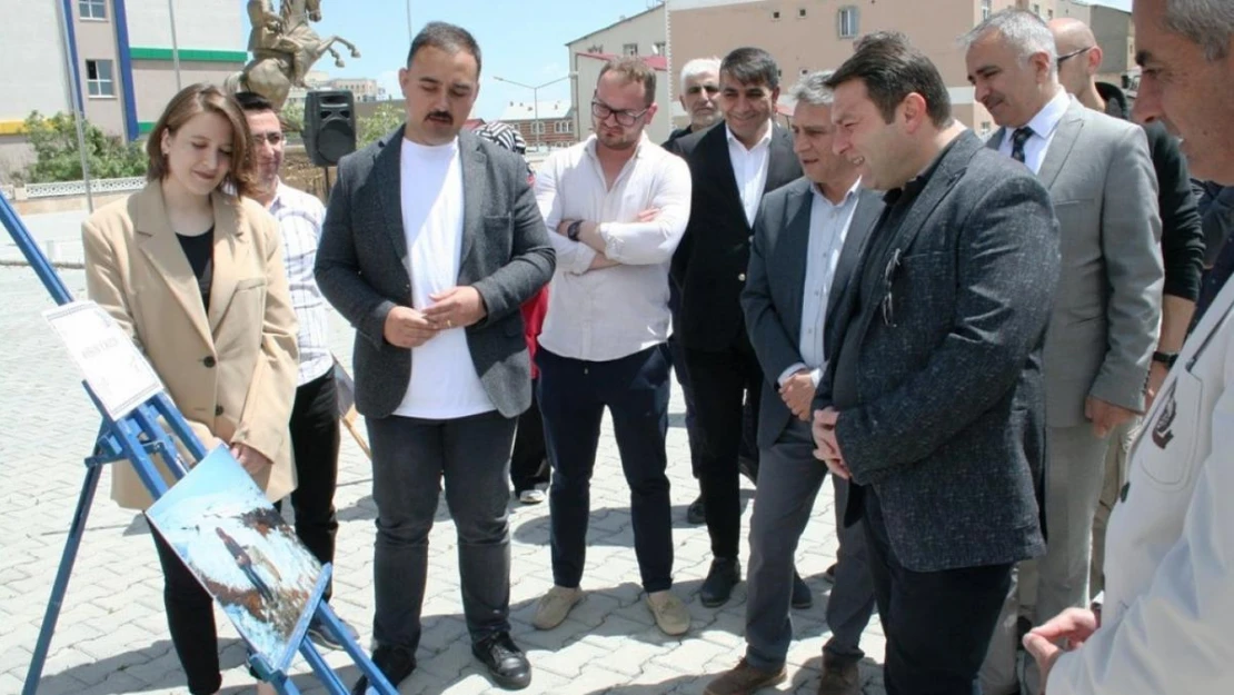 'Benim Gözümden Bulanık' konulu fotoğraf sergisi açıldı