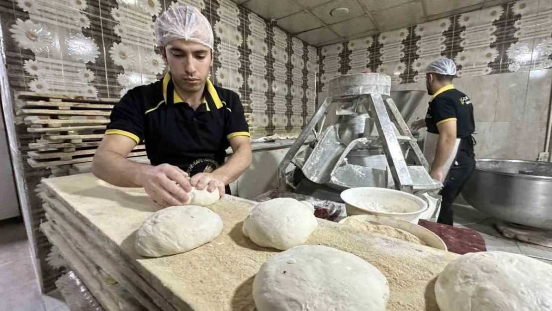 'Hiçbir şey başaramazsın' denilen sağır ve dilsiz genç fırının en iyi ustası oldu