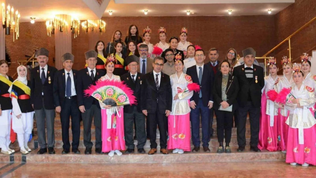 'Kore Türk Dostluğunun İzleri: Kore Savaşı ve Yemek' Anadolu Üniversitesi'nde konuşuldu