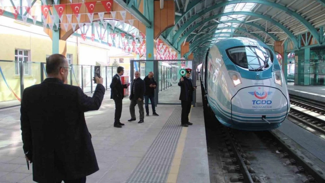 Malatya-Sivas hızlı tren seferleri başladı... Malatya-Sivas arası 3 saat 40 dakikaya düştü