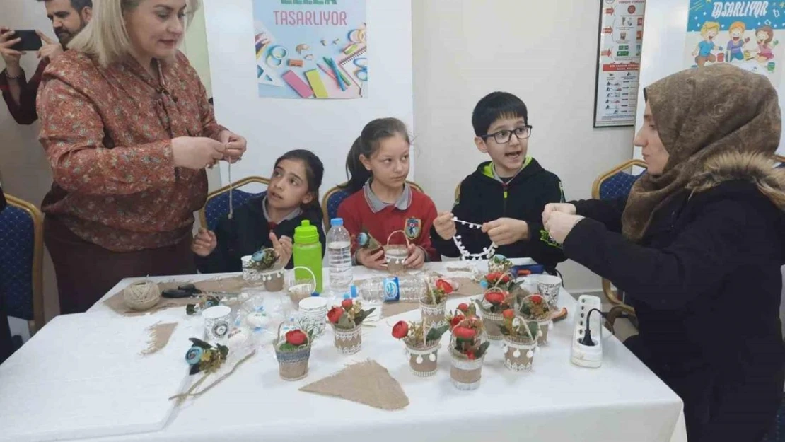 'Minik Ellerde Hayat Bulan Objeler' Halk Eğitimi Merkezinde sergilendi