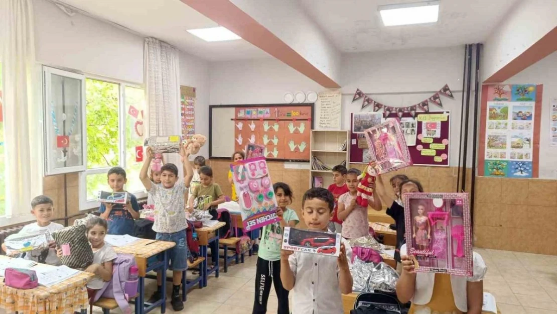 'Seni Unutmadık Kardeşim' projesiyle Ağrı'dan Hatay'a umut ışığı ulaştı