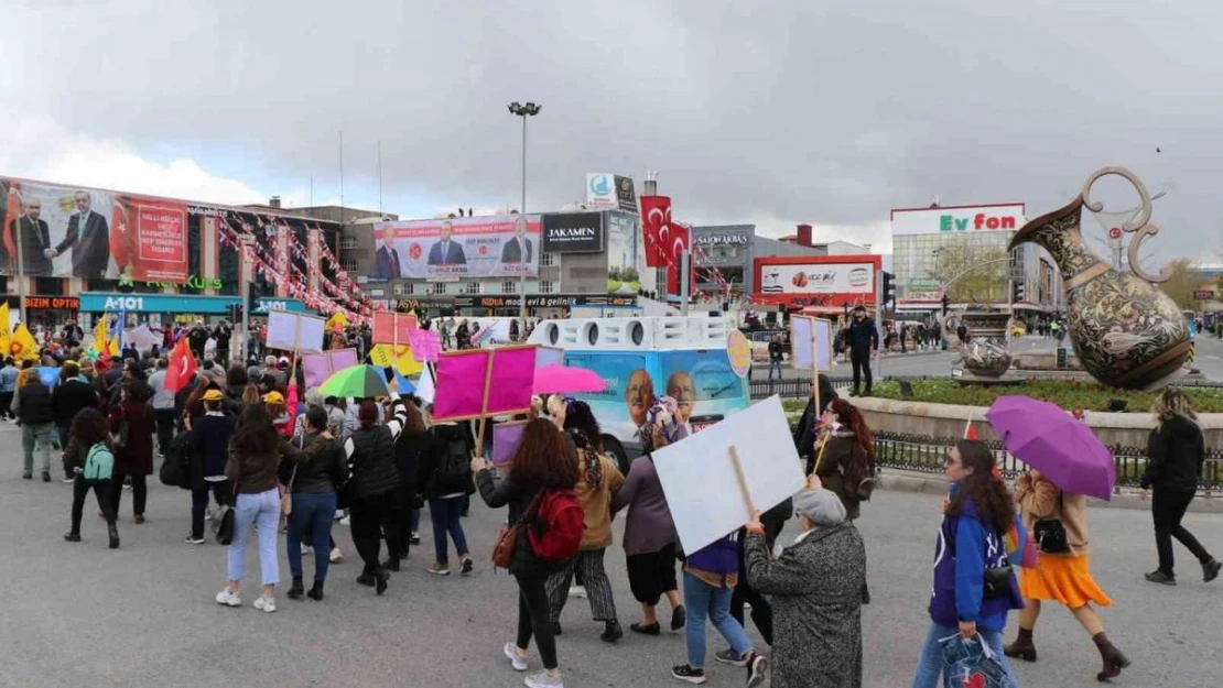 1 Mayıs Erzincan'da kutlandı