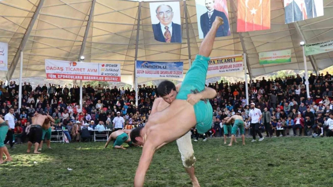 100. Cumhuriyet Karakucak Güreşleri nefes kesti