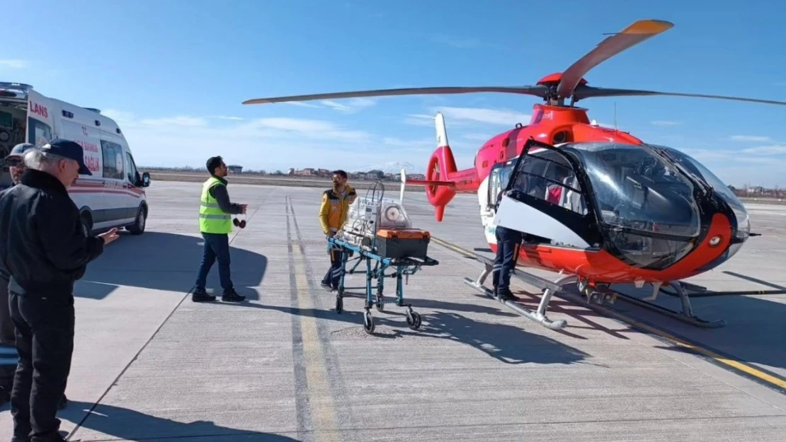 12 günlük bebek, helikopterle Van'a sevk edildi