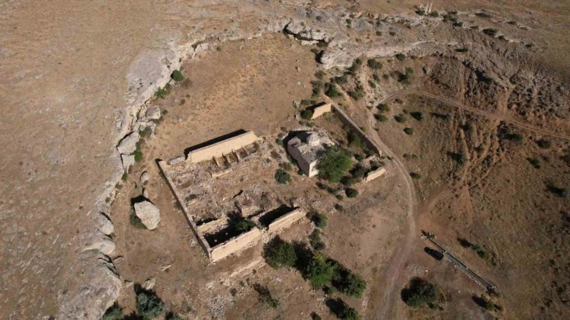 169 yıllık Abrenk Kilisesi kendi haline terk edilmiş durumda