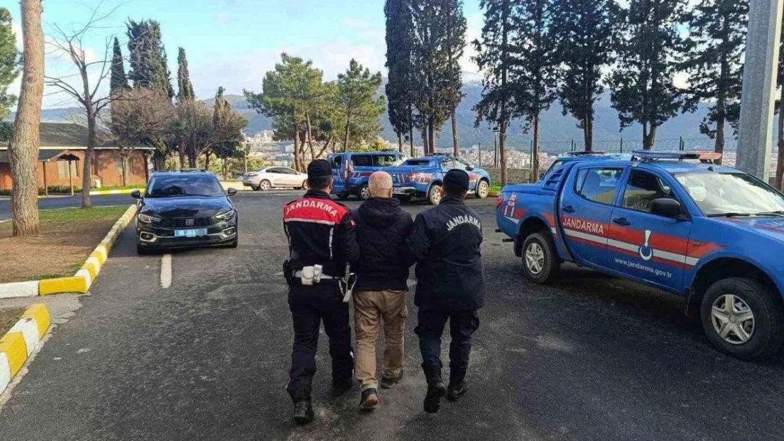 18 yıl hapis cezası olan şahsı jandarma yakaladı