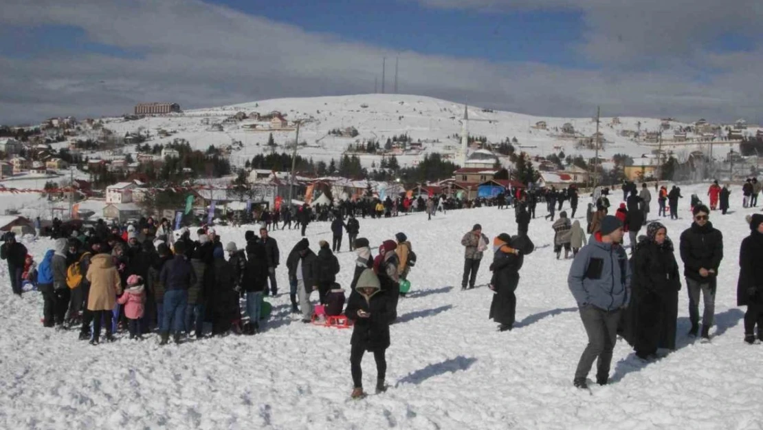 2000 rakımlı Çambaşı Yaylası'nda renkli festival