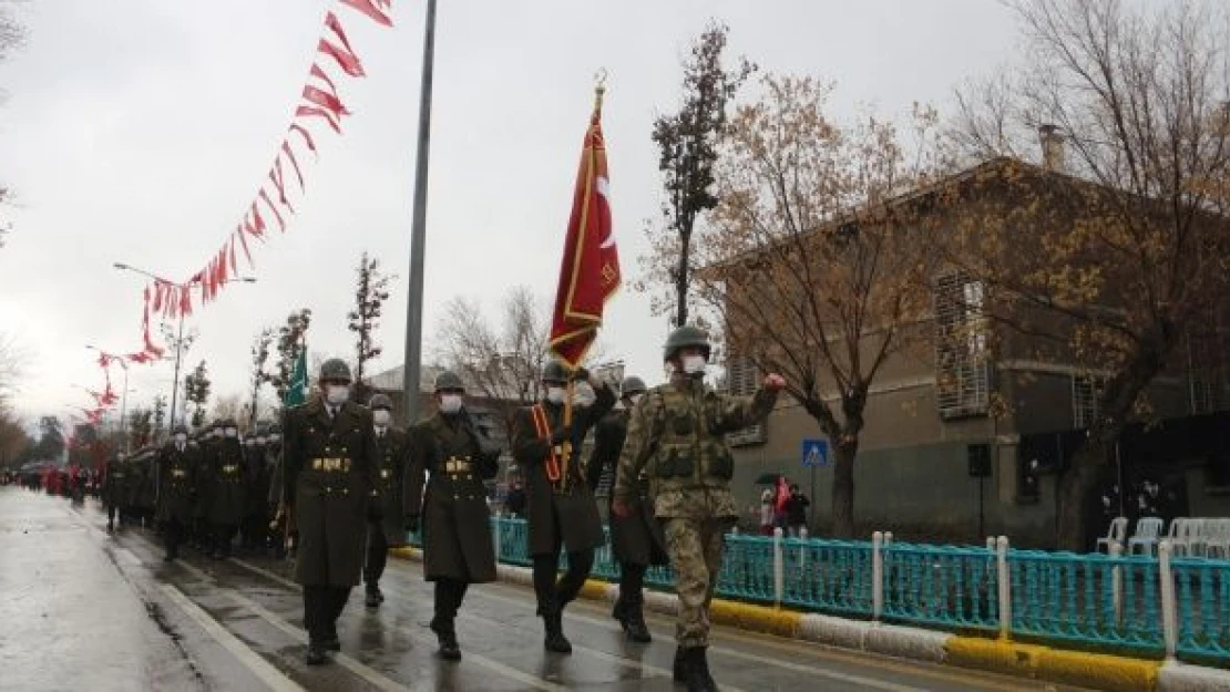 7'den 70'e yağmur altında Cumhuriyet Bayramı kutlaması