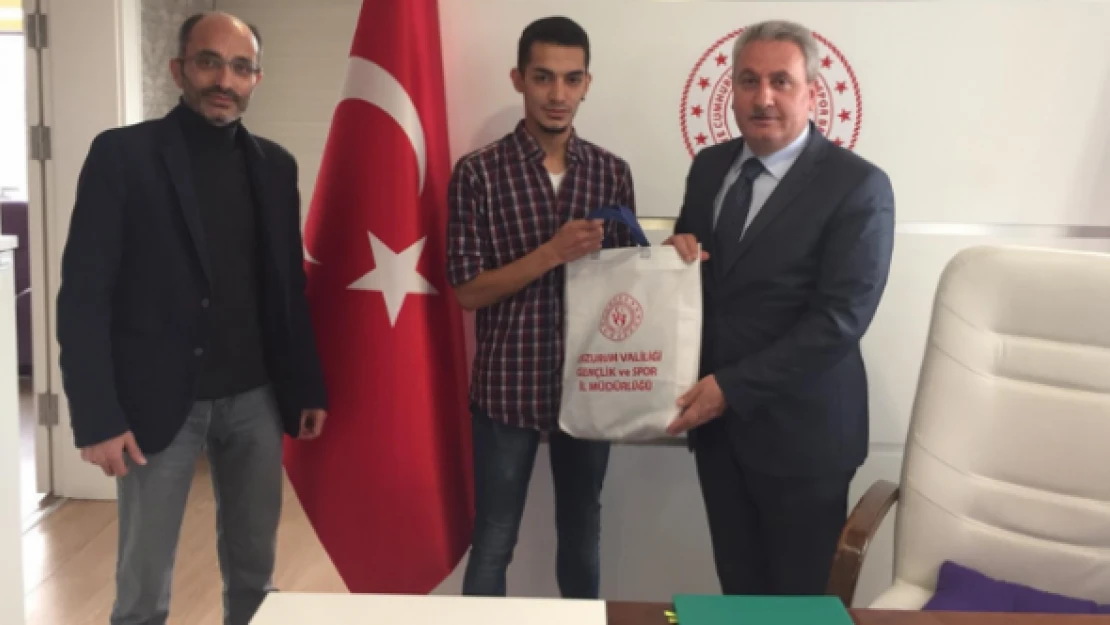 Altın kulaç Taşkesengil'i ziyaret etti