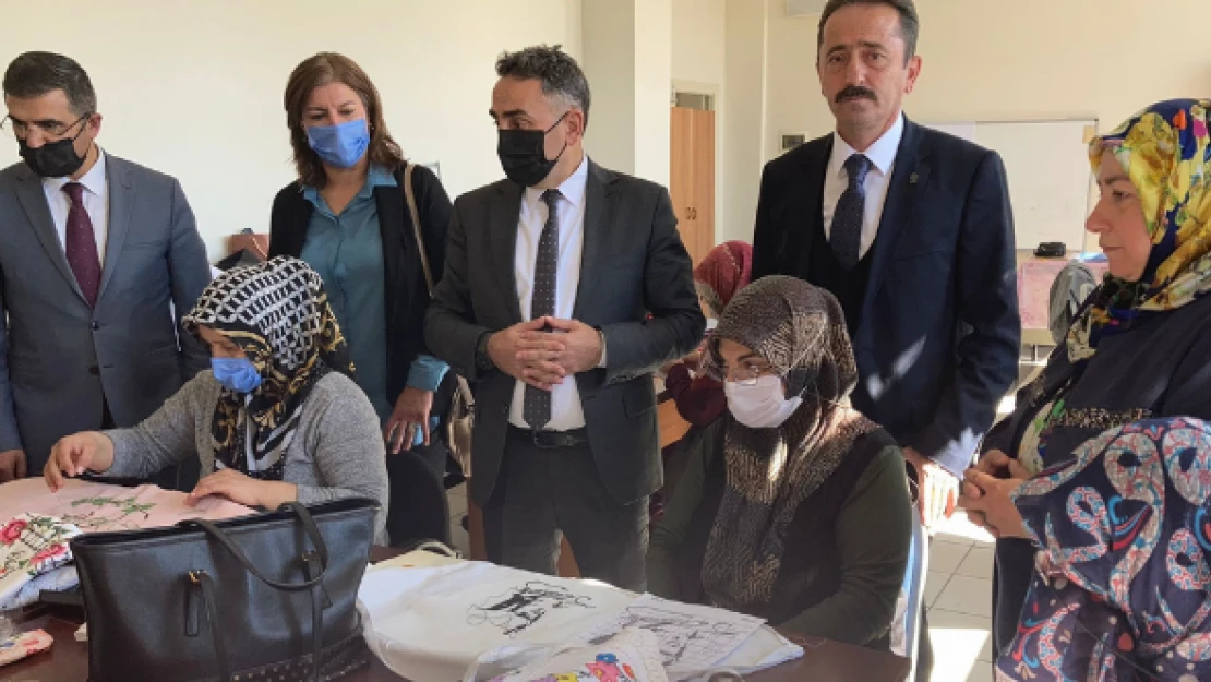 Bürokratlardan üreten kadınlara ziyaret