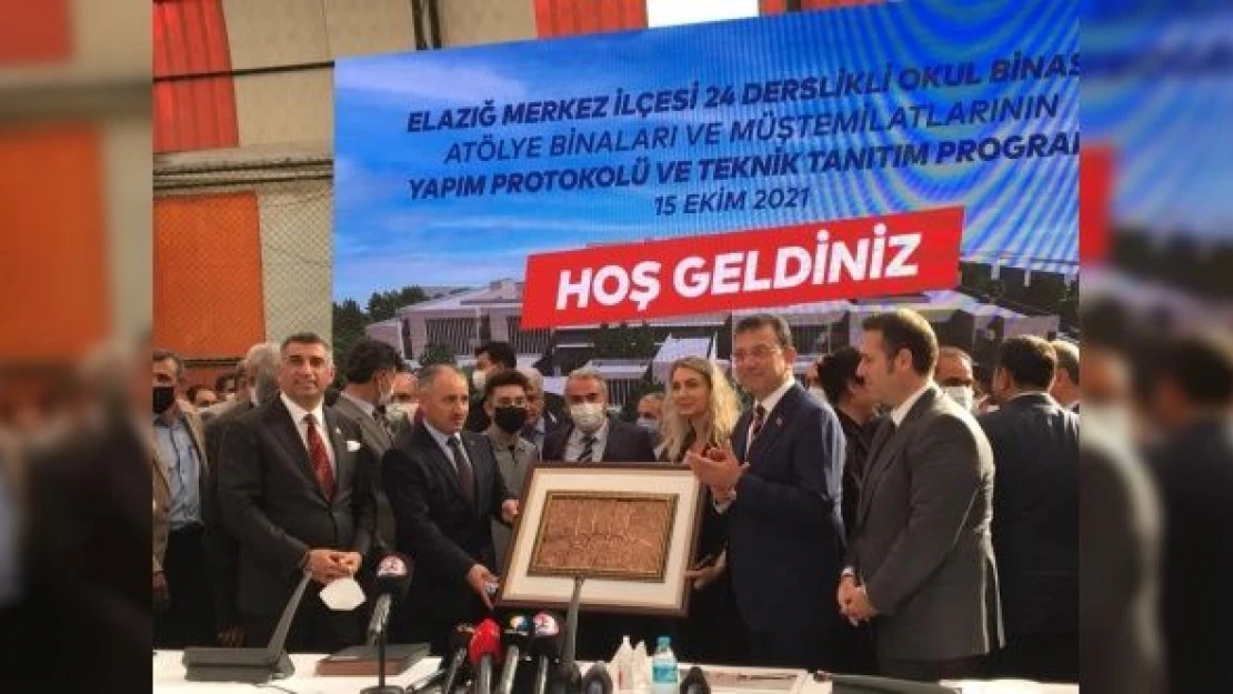 Ekrem İmamoğlu imza törenine katıldı