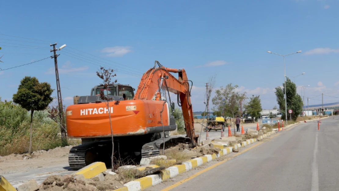 Gevaş'ta caddeler yenileniyor