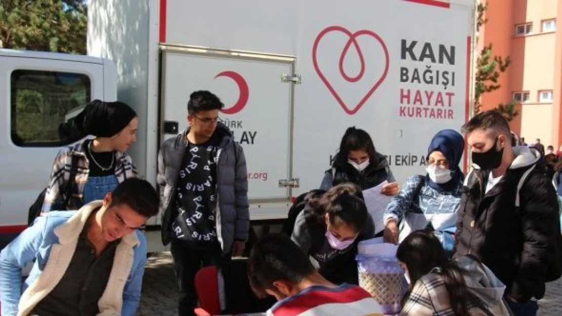 OMYO öğrencilerinden kan bağışı etkinliği