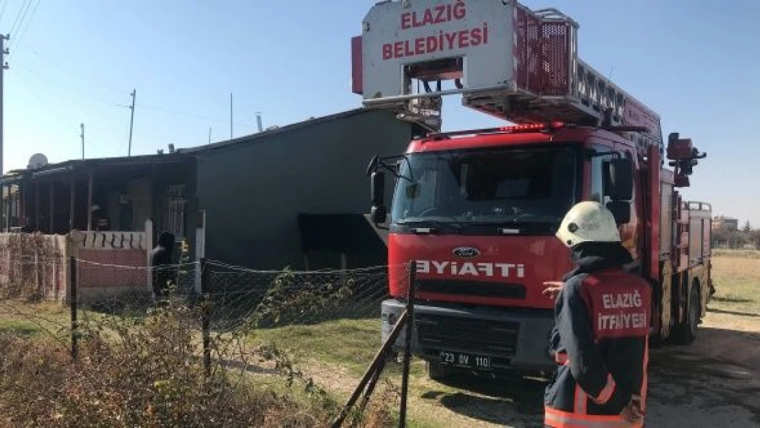 Elazığ'da bir evde yangın çıktı