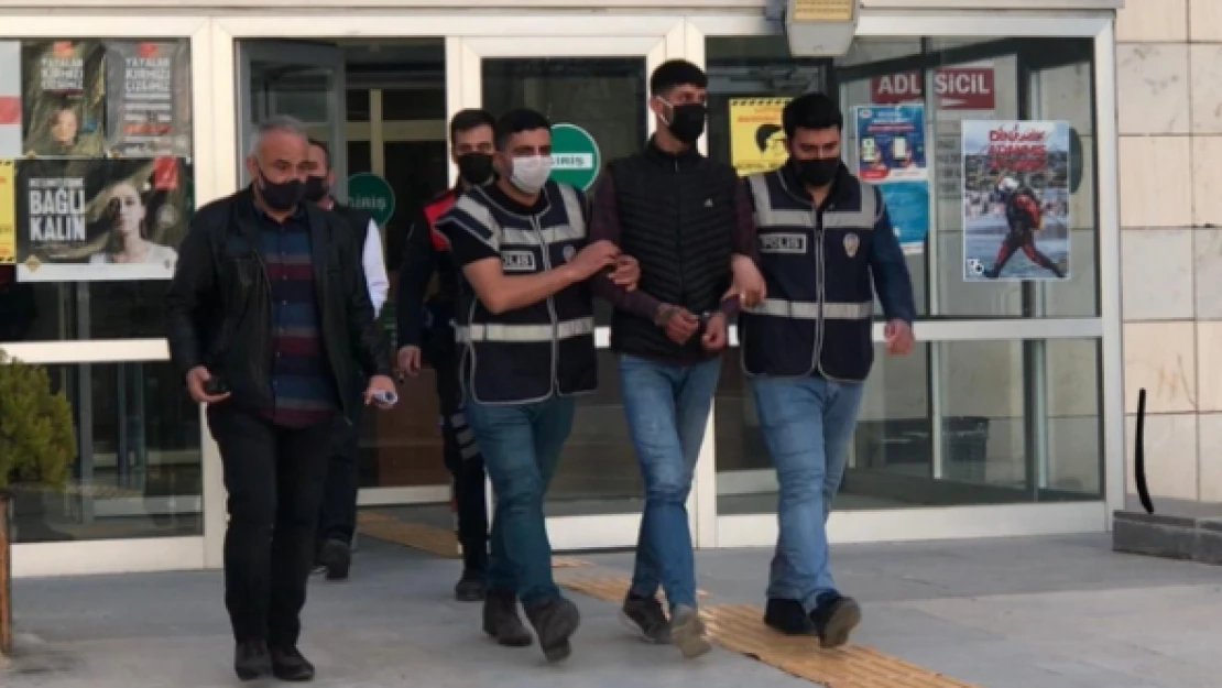 Sevgilisini 10 yerinden bıçaklayarak öldüren sanık hakim karşısında
