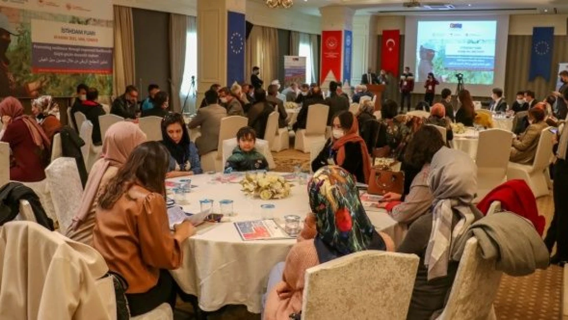 Van'da "İstihdam Fuarı"nda kursiyerler işverenlerle buluştu