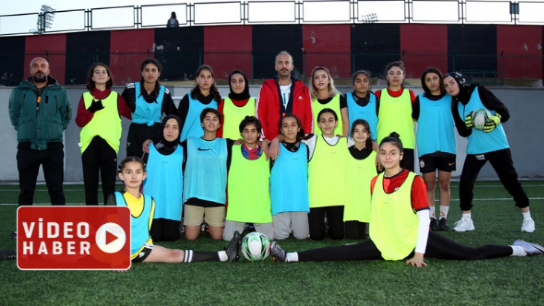 Vanlı kadın futbolcular 3. ligde şampiyonluğu hedefliyor