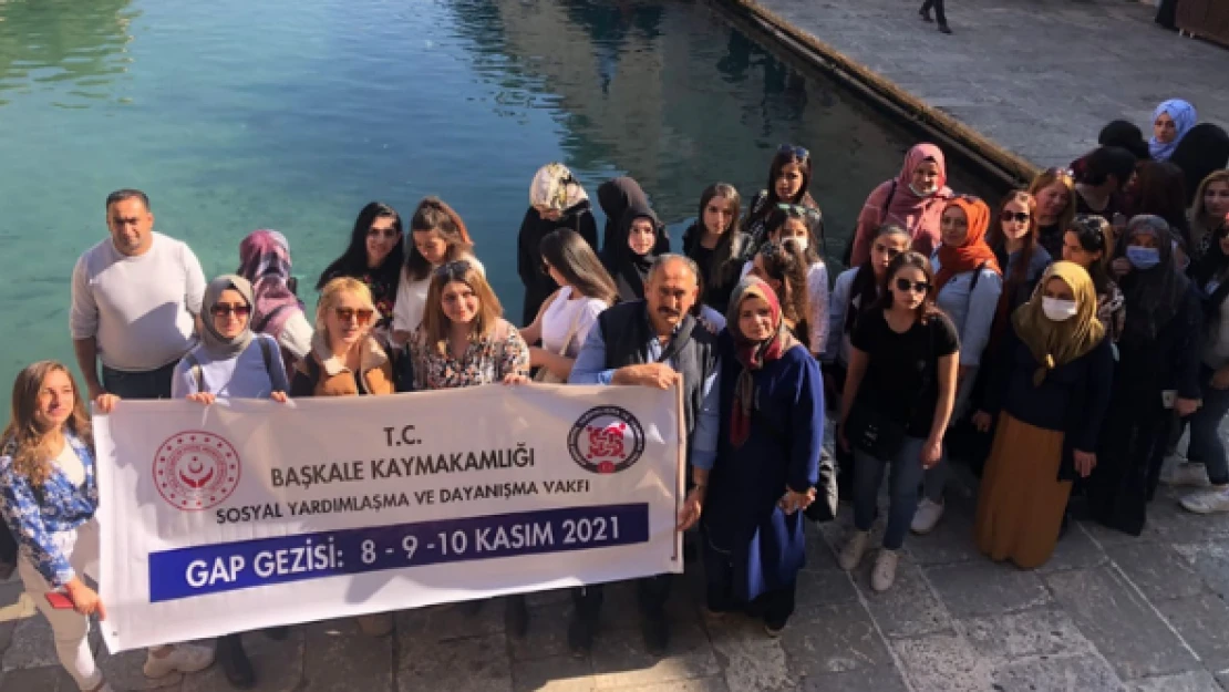 Vanlı kadınlar Güneydoğu Anadolu Bölgesi'ni gezdi