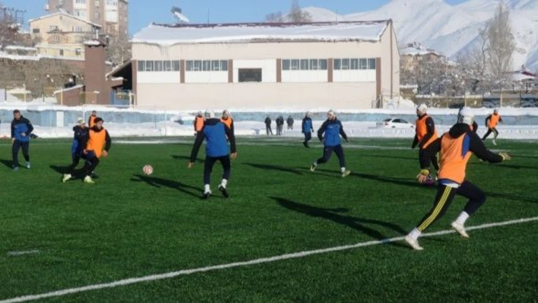 Bitlis Özgüzelderespor şov yapıyor