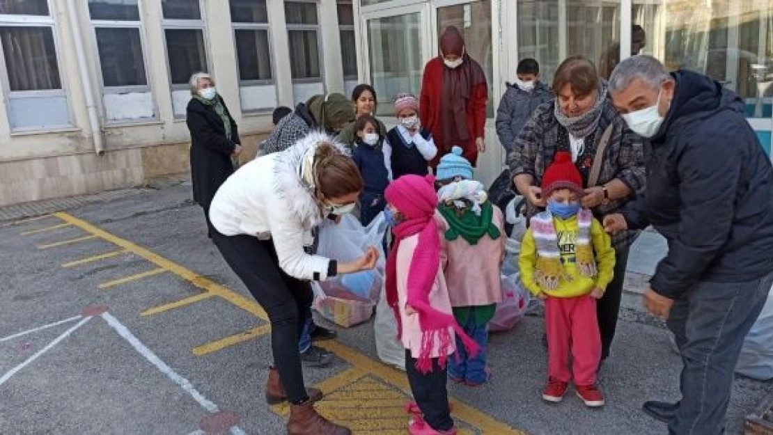 TKKD'den  öğrencilere yardım