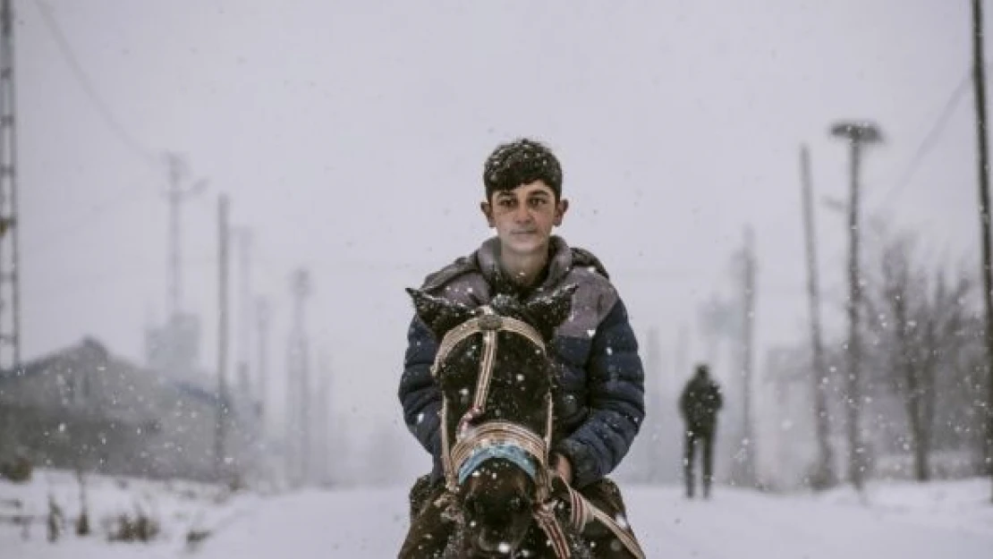 Kars'ta kar yağışı etkili oluyor