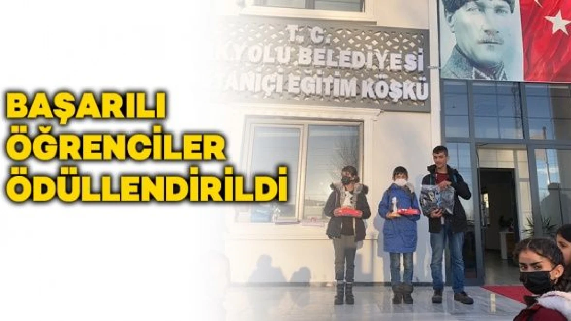 Başarılı öğrenciler ödüllendirildi