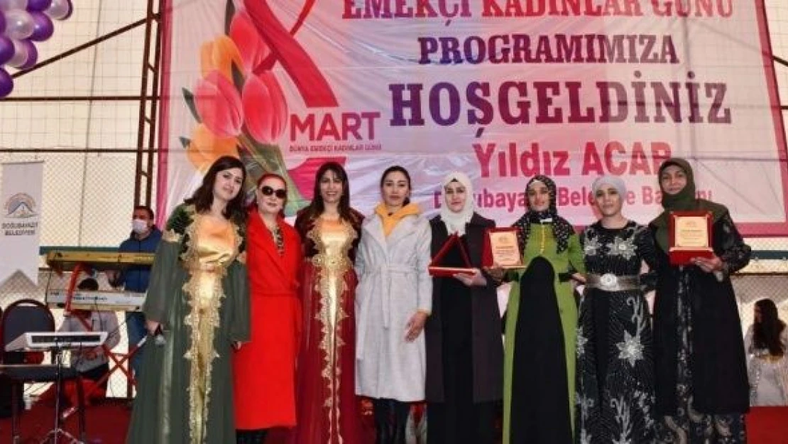 Doğubayazıt'ta Kadınlar Günü'nde barış güvercinleri havalandı 