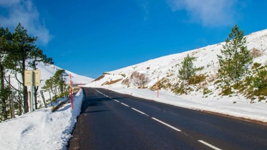 Van'da yollar açıldı