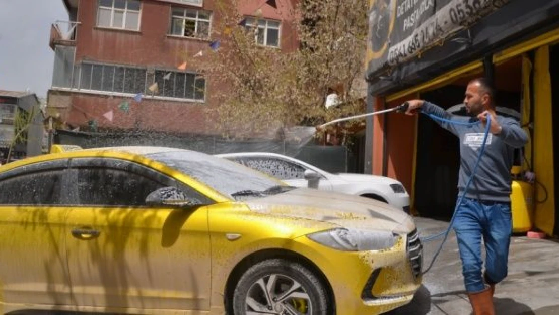 Muş'a çamur yağdı!