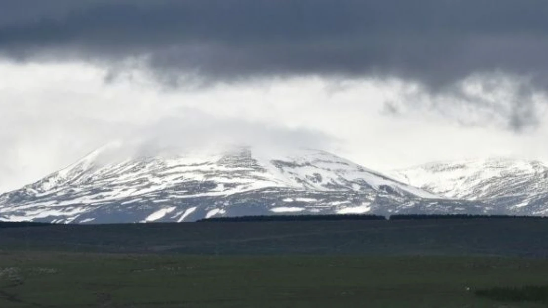 Kars karla kaplandı