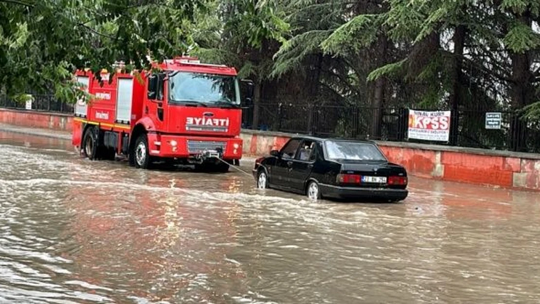 Elazığ'da sağanak etkili oldu