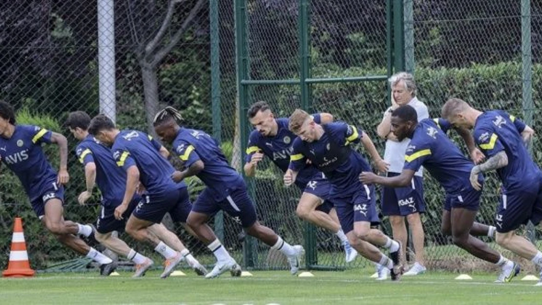 Fenerbahçe sahaya indi