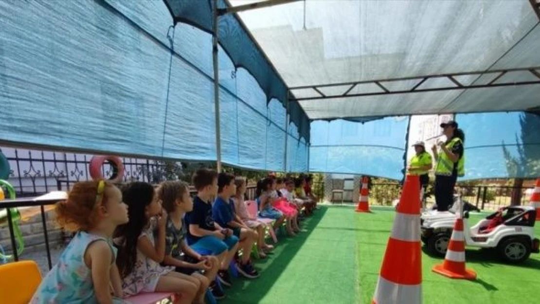 Elazığ'da öğrencilere trafik eğitimi verildi