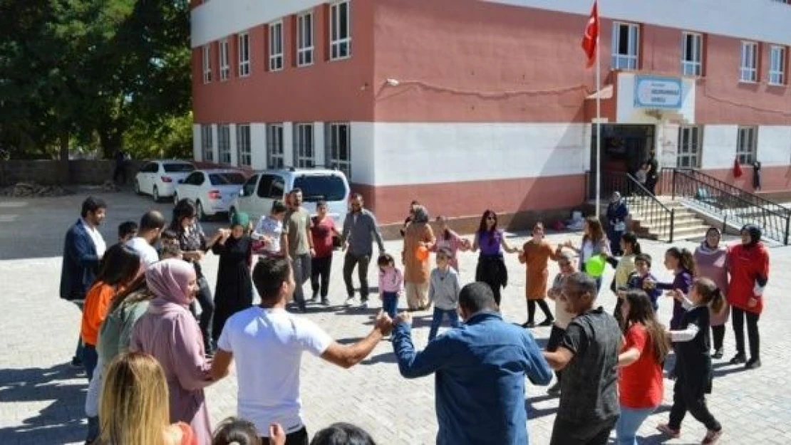 Ahlat Gençlik Merkezi özel öğrenciler için etkinlik düzenledi
