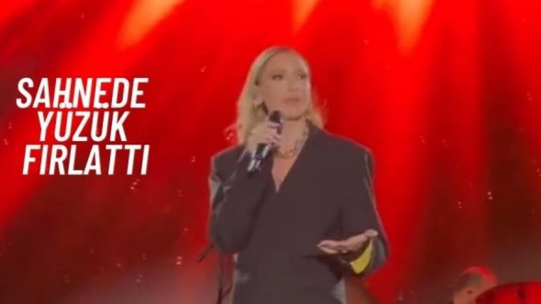 Hadise, sahnede yüzük fırlattı