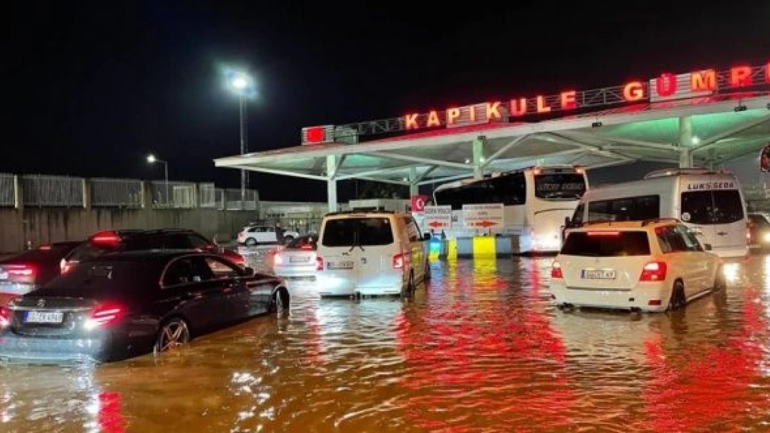 Kapıkule Gümrük Sahası'nı su bastı