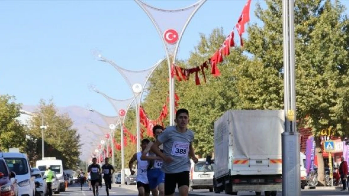 Erzincan'da 'Cumhuriyet Koşusu' yapıldı