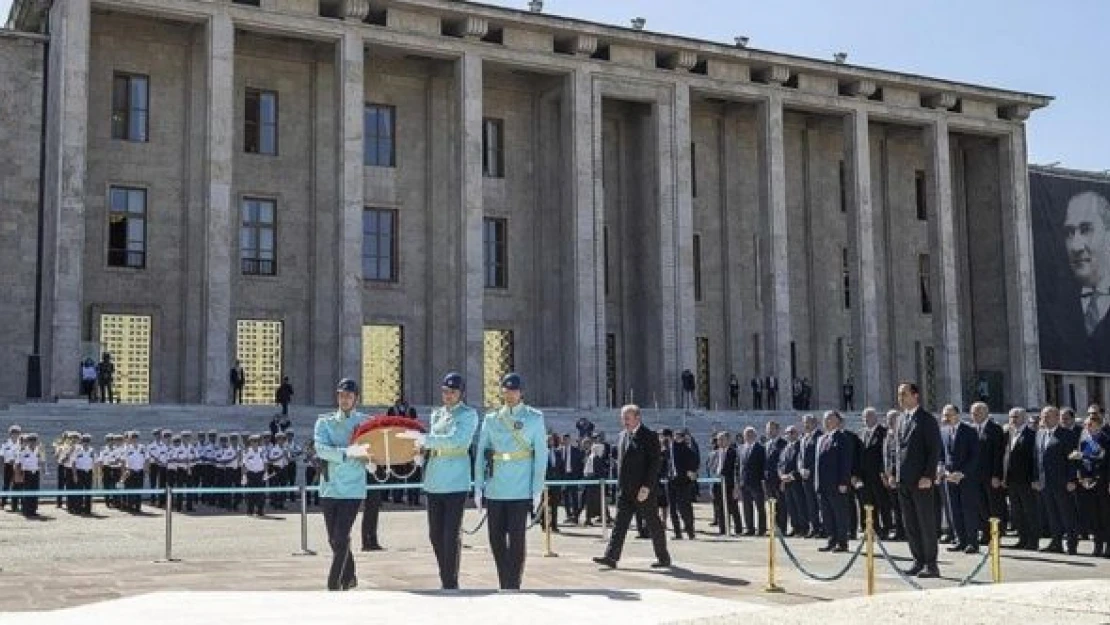 Yeni yasama yılı törenle başlıyor