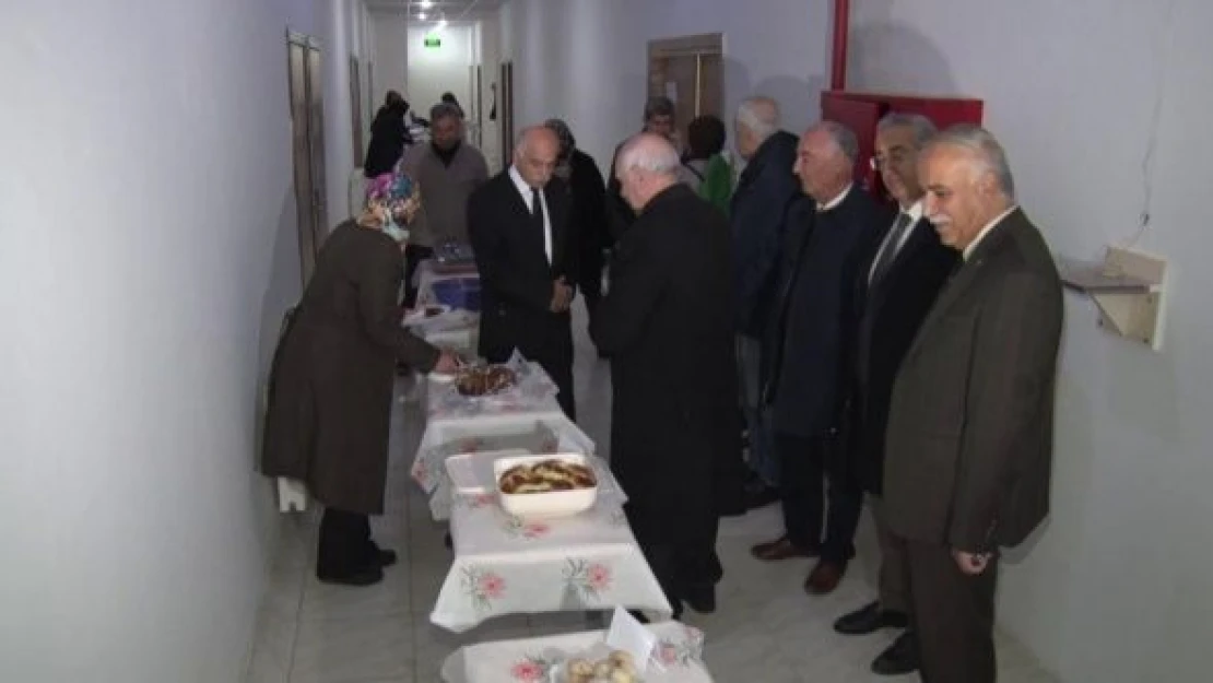 Elazığ'da lösemili çocuklar için kermes düzenlendi