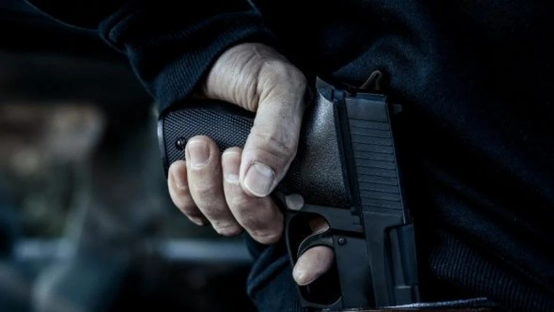 Elazığ'da silahlı saldırı: Otomobilden ateş açıldı