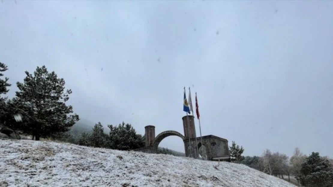 Palandöken Dağı yeniden beyaza büründü